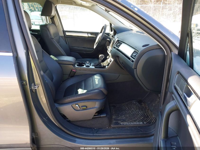 2014 Volkswagen Touareg 3.6L Sport