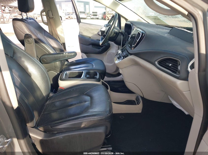 2021 Chrysler Pacifica Touring L