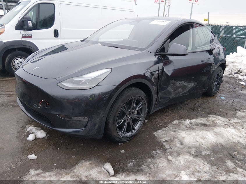 Vin: 7saygdee2sf304951, lot: 44757108, tesla model y long range dual motor all-wheel drive 20252