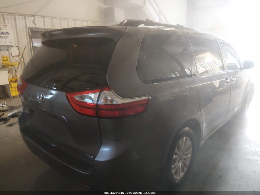 2017 Toyota Sienna Xle 8 Passenger