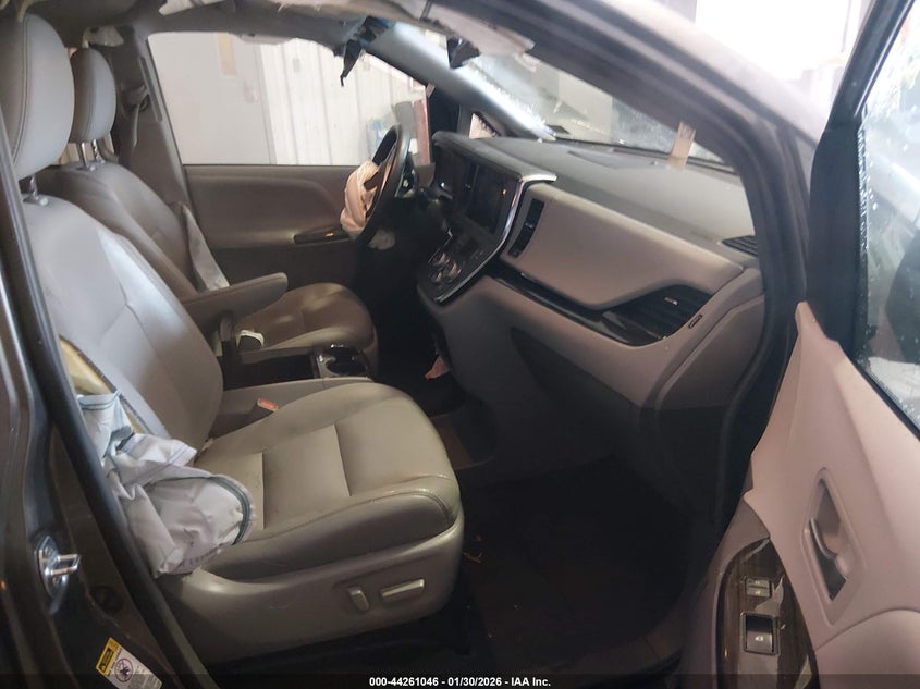 2017 Toyota Sienna Xle 8 Passenger