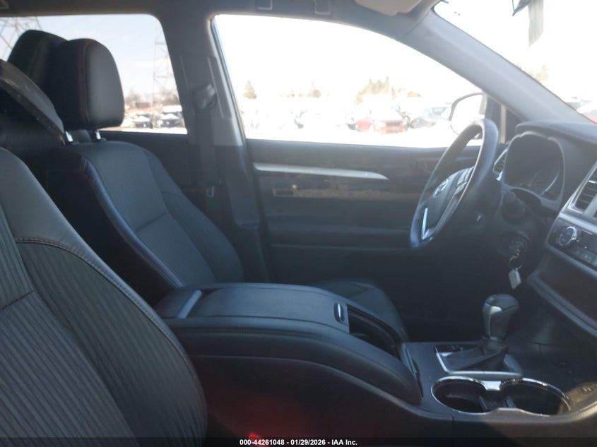 2019 Toyota Highlander Le Plus