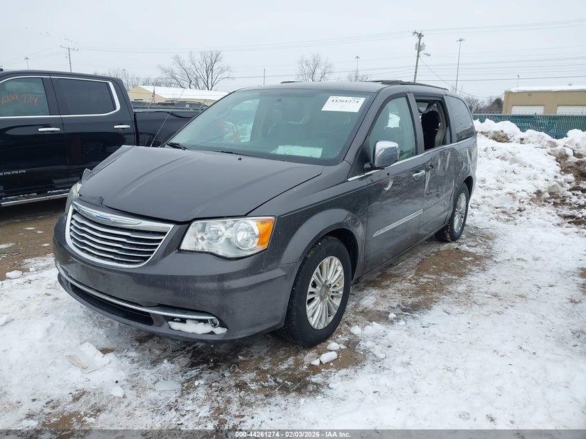 2015 Chrysler Town & Country Touring-L