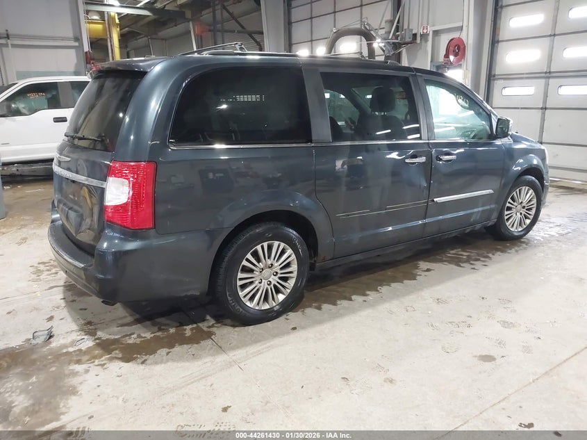 2014 Chrysler Town & Country Touring-L