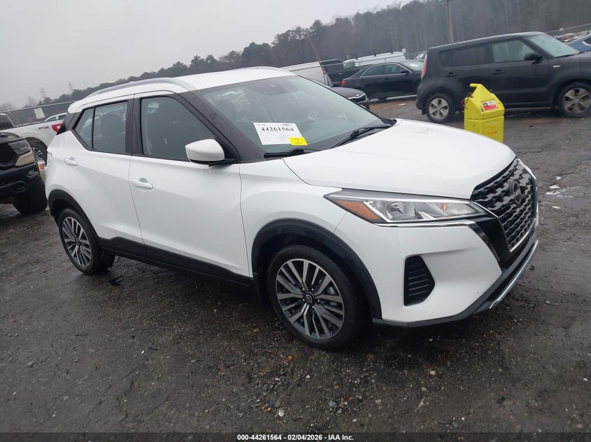 2022 Nissan Kicks Sv Xtronic Cvt