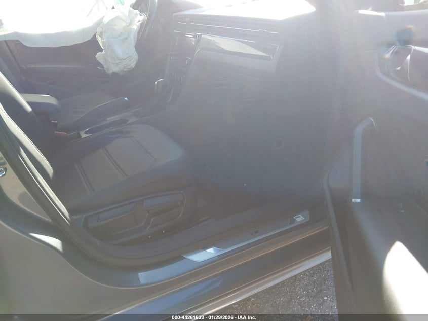 2021 Volkswagen Passat 2.0T R-Line