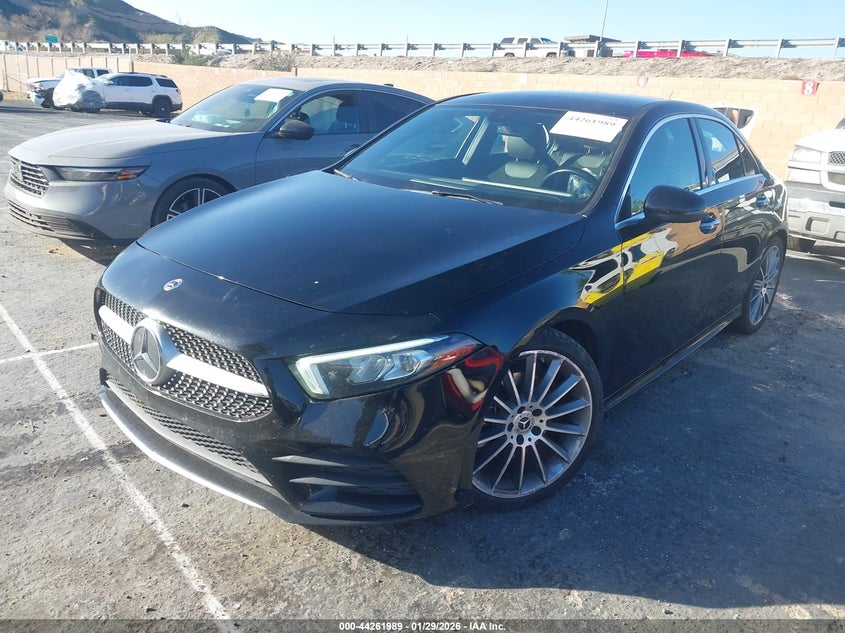 2022 Mercedes-Benz A 220