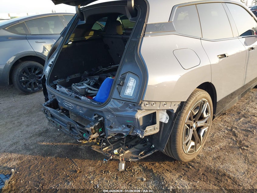 2025 BMW Ix xDrive50 VIN: WB523CF07SCS85835 Lot: 44262639