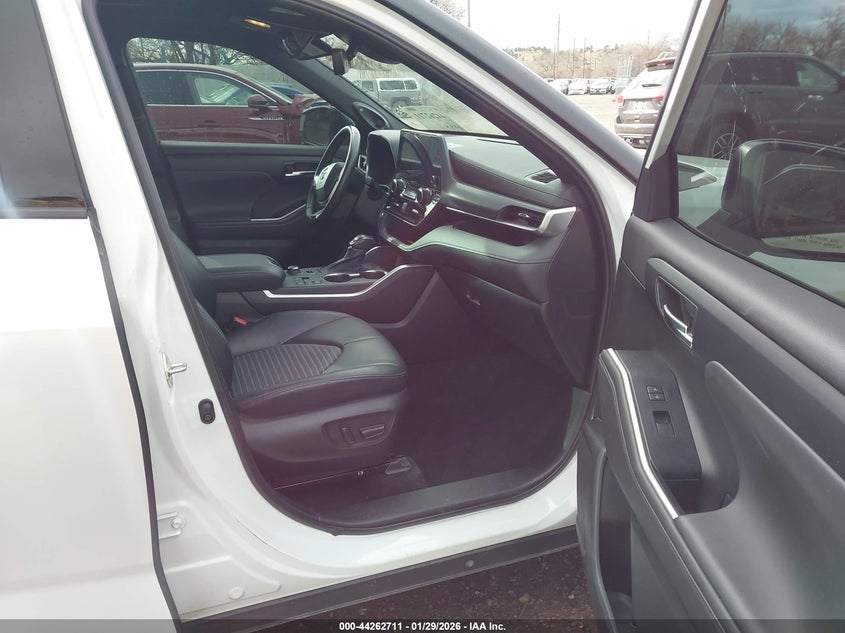 2023 Toyota Highlander Xse