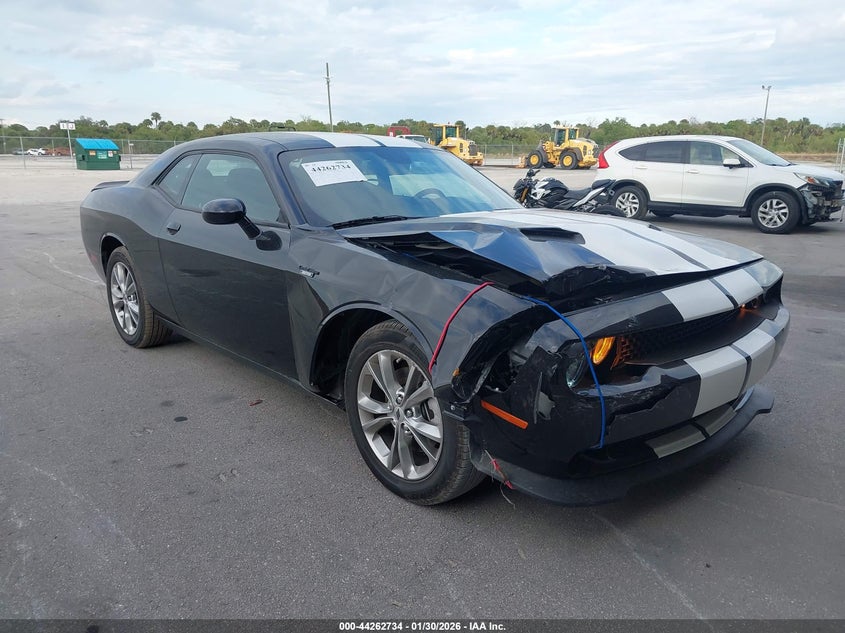 2023 Dodge Challenger Sxt Awd
