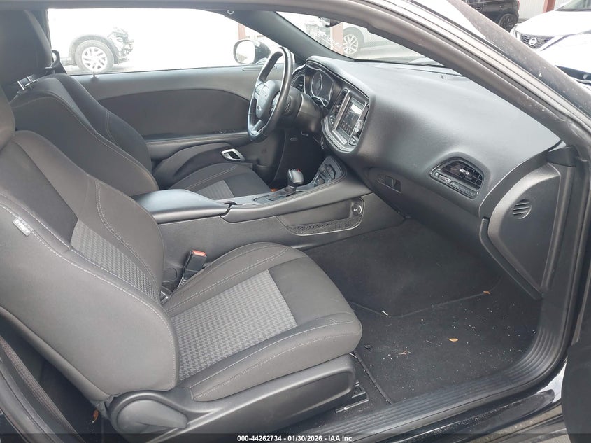 2023 Dodge Challenger Sxt Awd