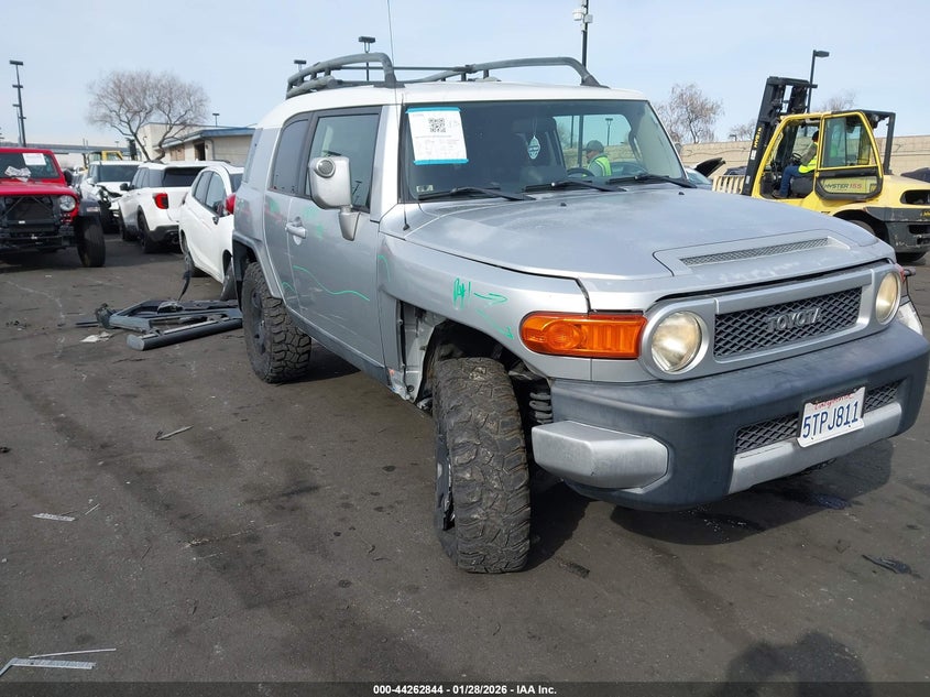 2007 TOYOTA FJ CRUISER