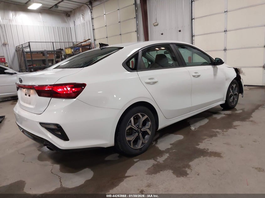VIN 3KPF24AD9ME285758 2021 KIA FORTE LXS