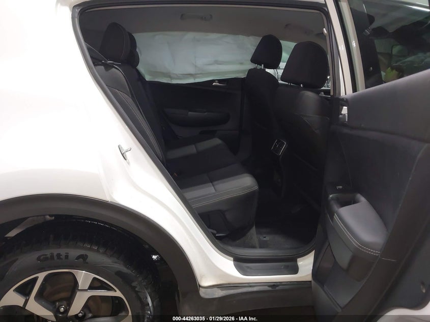 VIN KNDPMCAC2L7777885 2020 KIA SPORTAGE LX