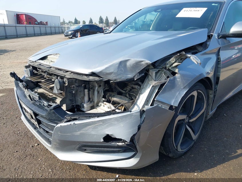 VIN 1HGCV2F30JA015235 2018 HONDA ACCORD SPORT 2.0T