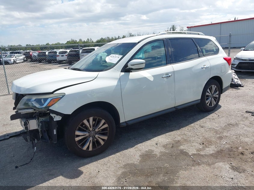 2018 Nissan Pathfinder Sv