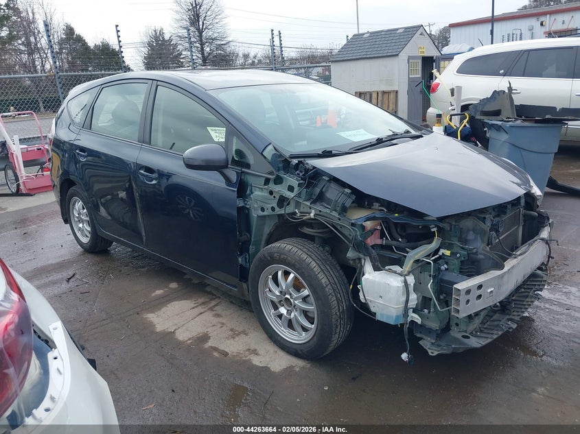 JTDZN3EU3HJ061323 2017 Toyota Prius V Three auction photo 1