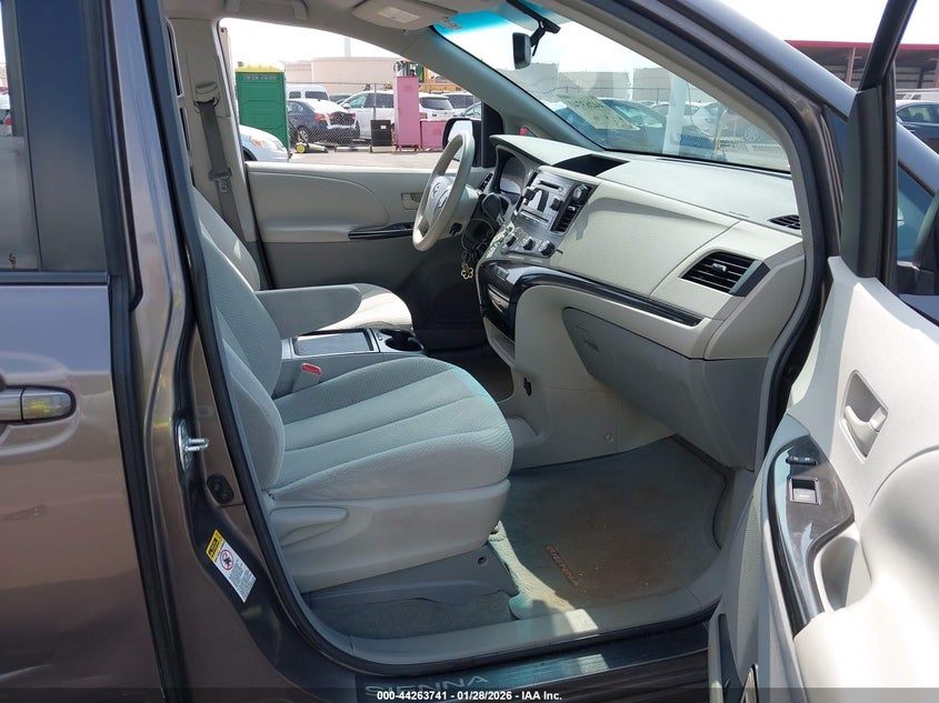 2011 Toyota Sienna Le V6