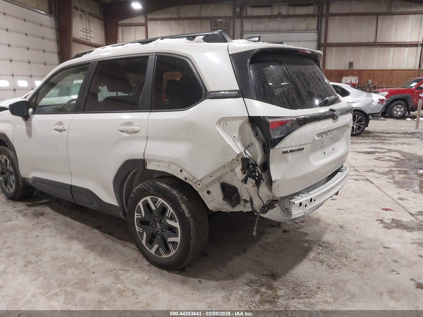 2025 Subaru Forester Premium VIN: JF2SLDDC8SH568160 Lot: 44263843