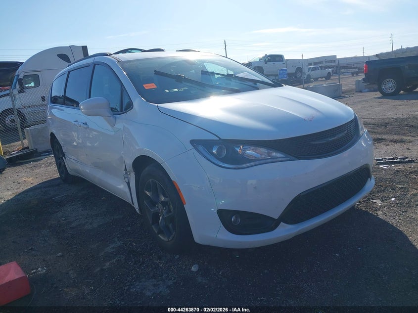 2020 Chrysler Pacifica Touring L