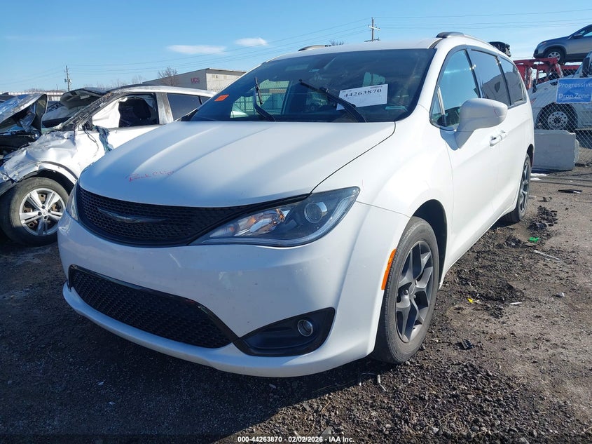 2020 Chrysler Pacifica Touring L