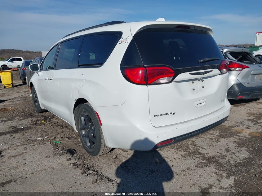 2020 Chrysler Pacifica Touring L