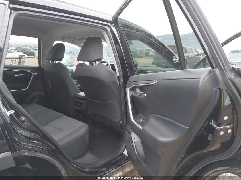 VIN 2T3P1RFV7MW172725 2021 TOYOTA RAV4 XLE