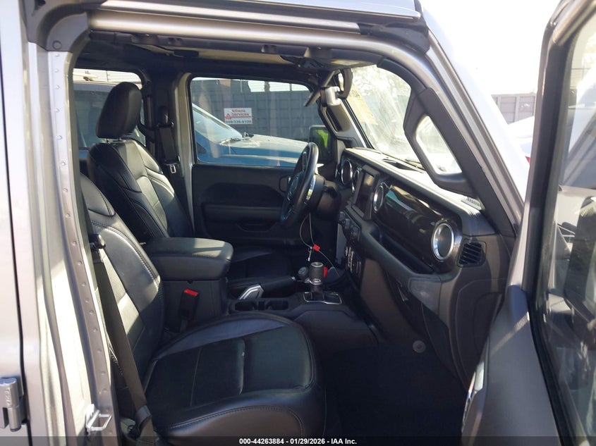 2019 Jeep Wrangler Unlimited Sahara Altitude 4X4