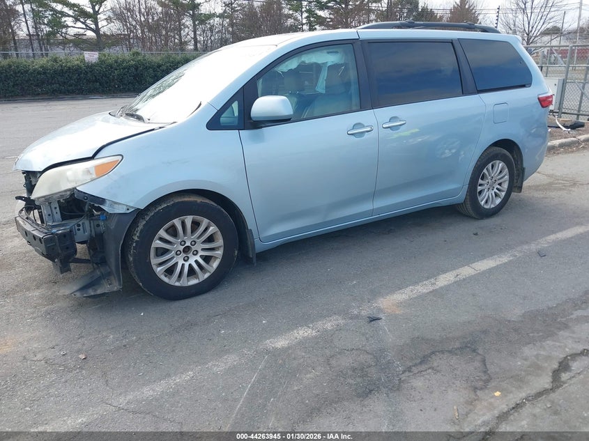2015 Toyota Sienna Xle 8 Passenger