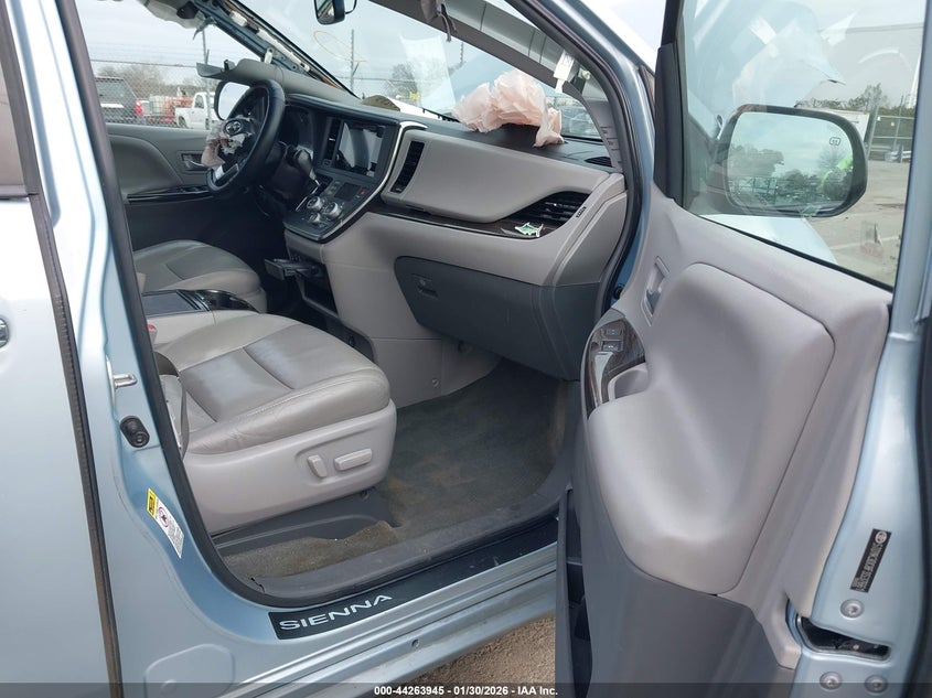 2015 Toyota Sienna Xle 8 Passenger