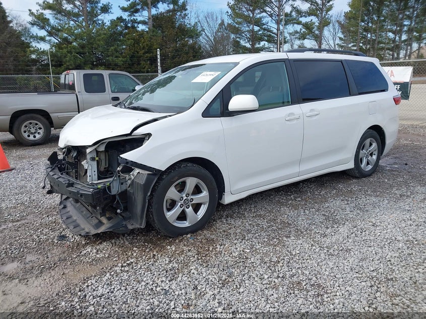 2019 Toyota Sienna Le 8 Passenger