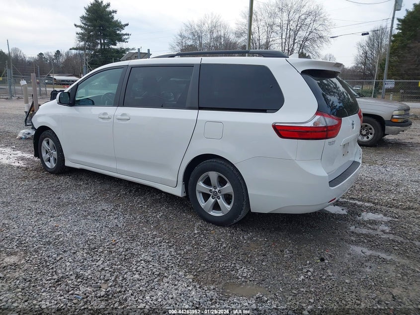 2019 Toyota Sienna Le 8 Passenger