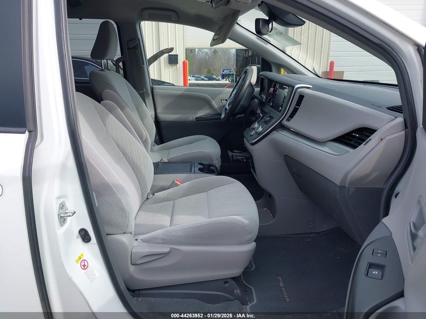 2019 Toyota Sienna Le 8 Passenger