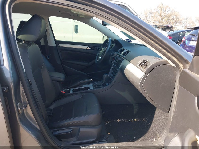 2013 Volkswagen Passat 2.5L Se