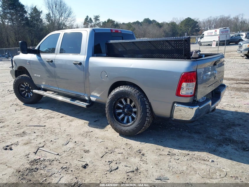 Vin: 3c6ur5cl8lg281711, lot: 44760258, ram 2500 tradesman  4x4 6'4 box 20203