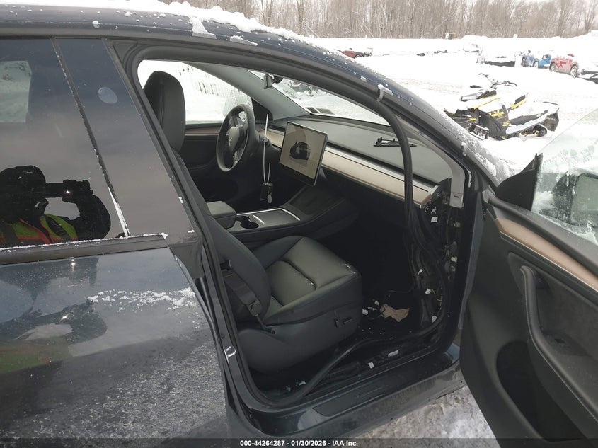 2024 Tesla Model Y Long Range Dual Motor All-Wheel Drive