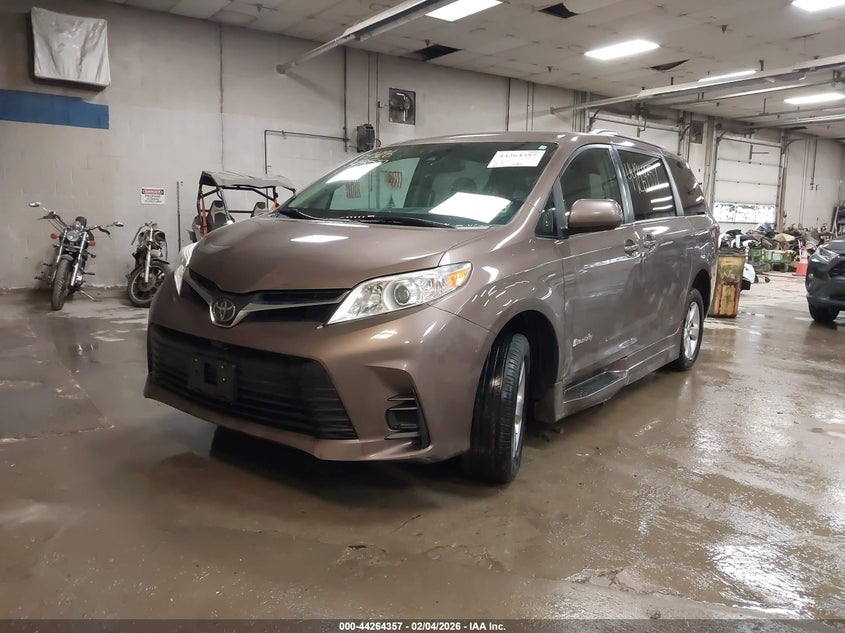 2018 Toyota Sienna Le