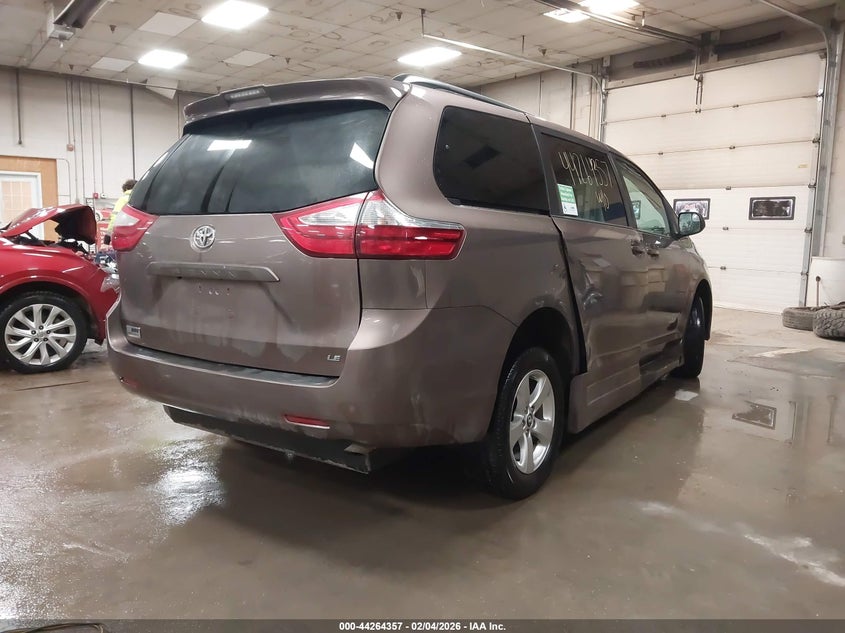 2018 Toyota Sienna Le