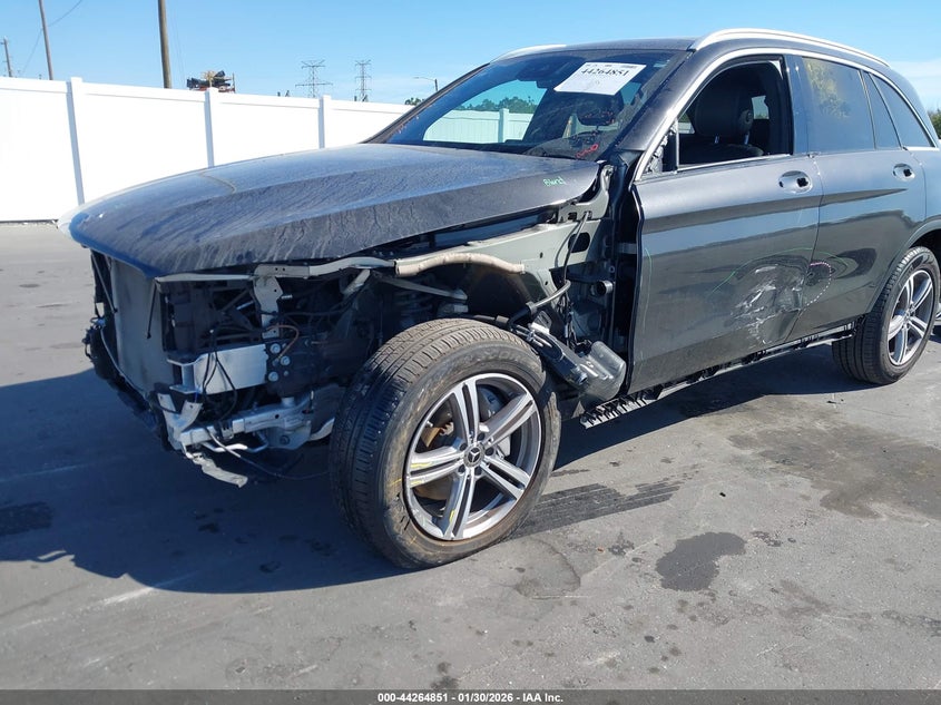 VIN W1N0G8EB0NG036217 2022 MERCEDES-BENZ GLC 300 4MATIC SUV
