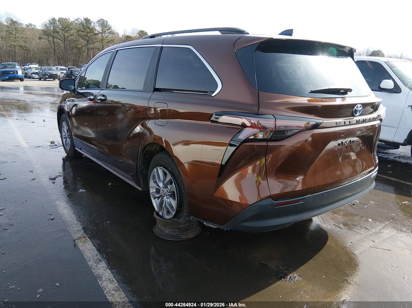 2023 Toyota Sienna Xle