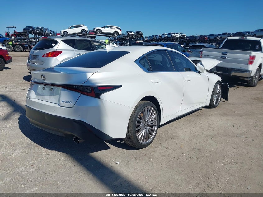 2025 LEXUS IS 300 auction photo 4