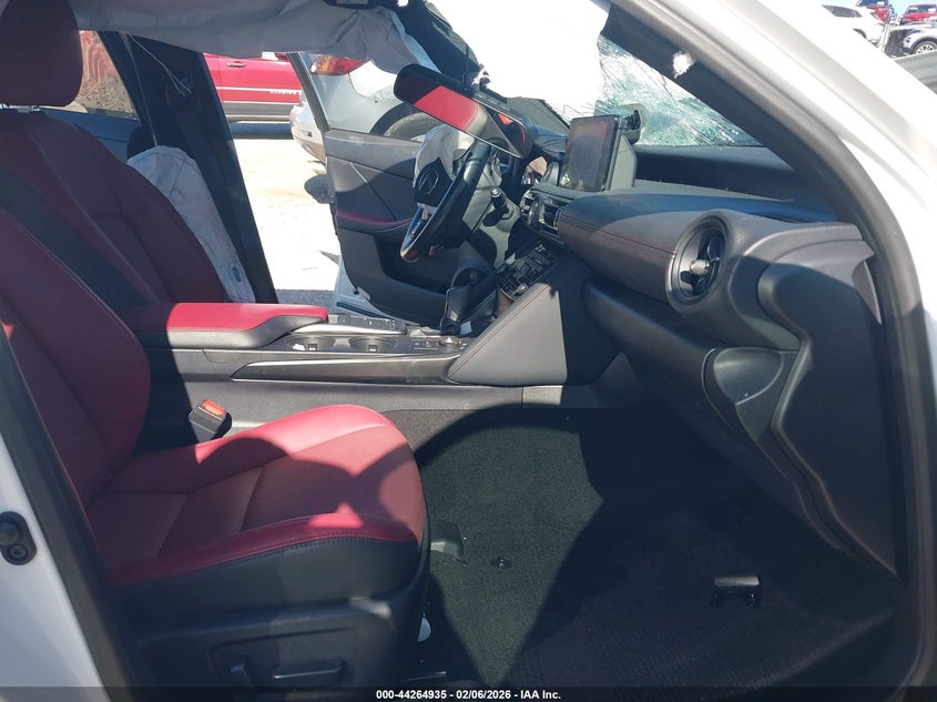 2025 LEXUS IS 300 auction photo 5
