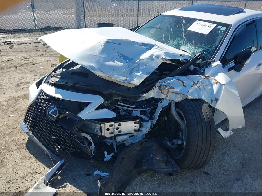 2025 LEXUS IS 300 auction photo 6