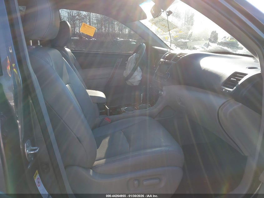 2013 Toyota Highlander Limited V6