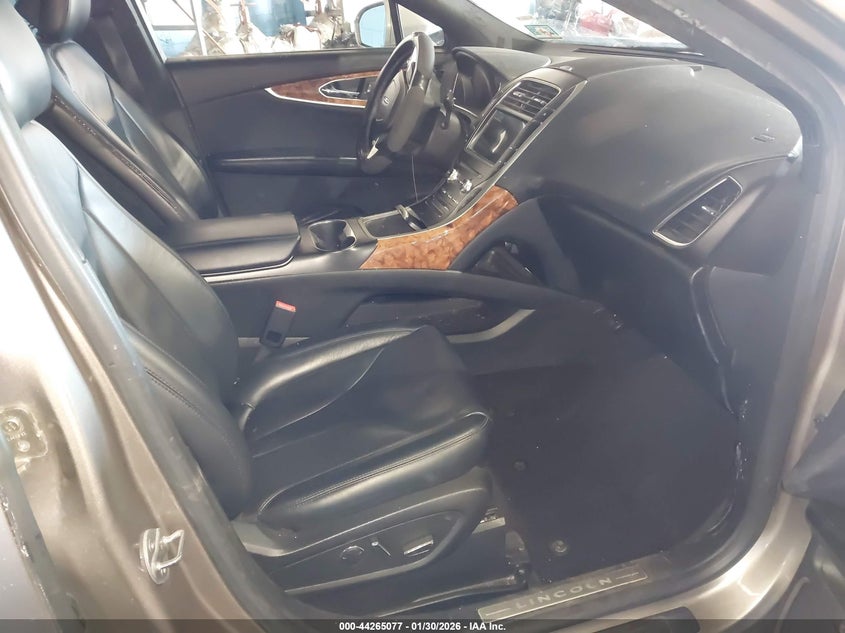 2019 Lincoln Nautilus Select