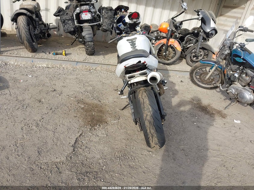 2005 SUZUKI GSX-R750 auction photo 6