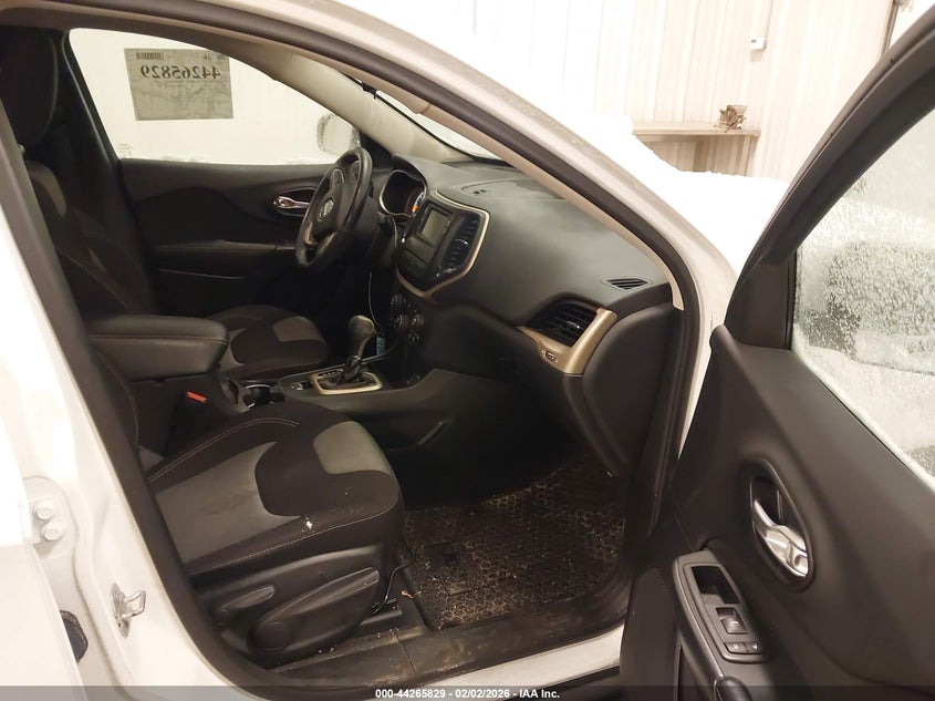 2015 Jeep Cherokee Sport