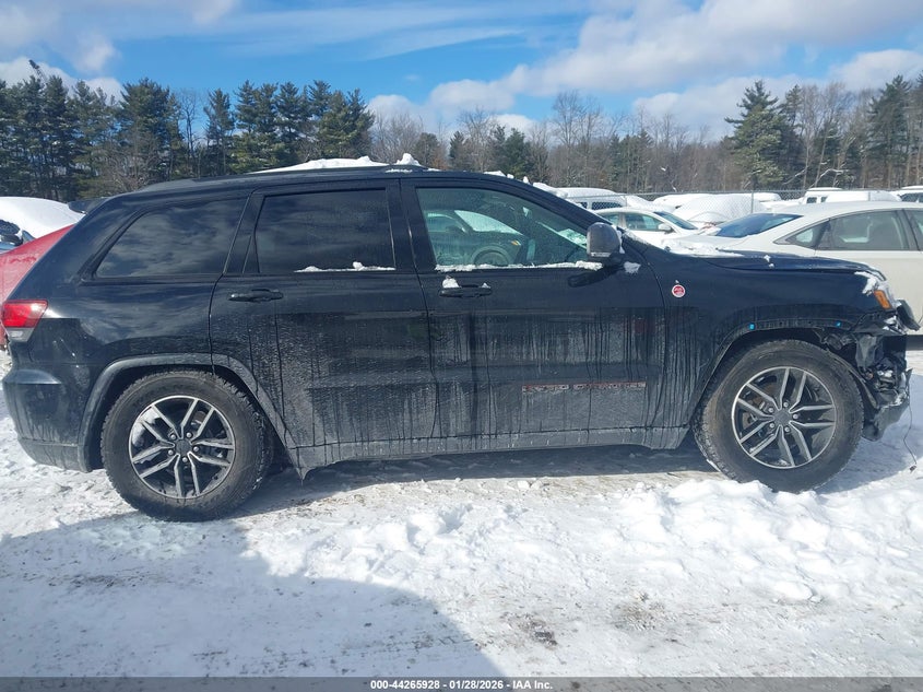 VIN 1C4RJFLG4KC584629 2019 JEEP GRAND CHEROKEE TRAILHAWK 4X4