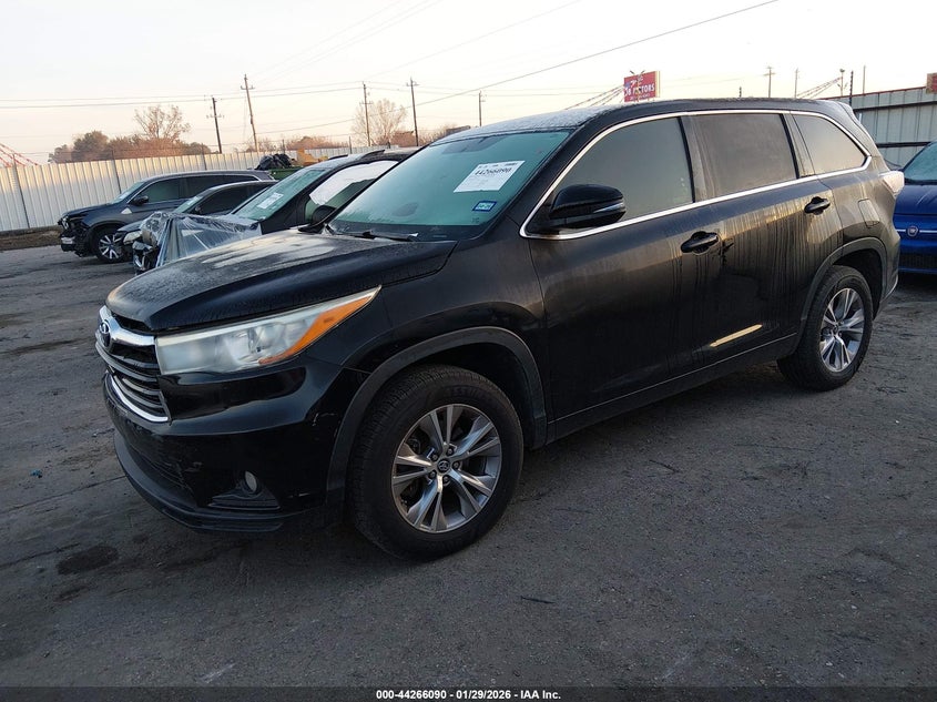 2016 Toyota Highlander Le Plus V6