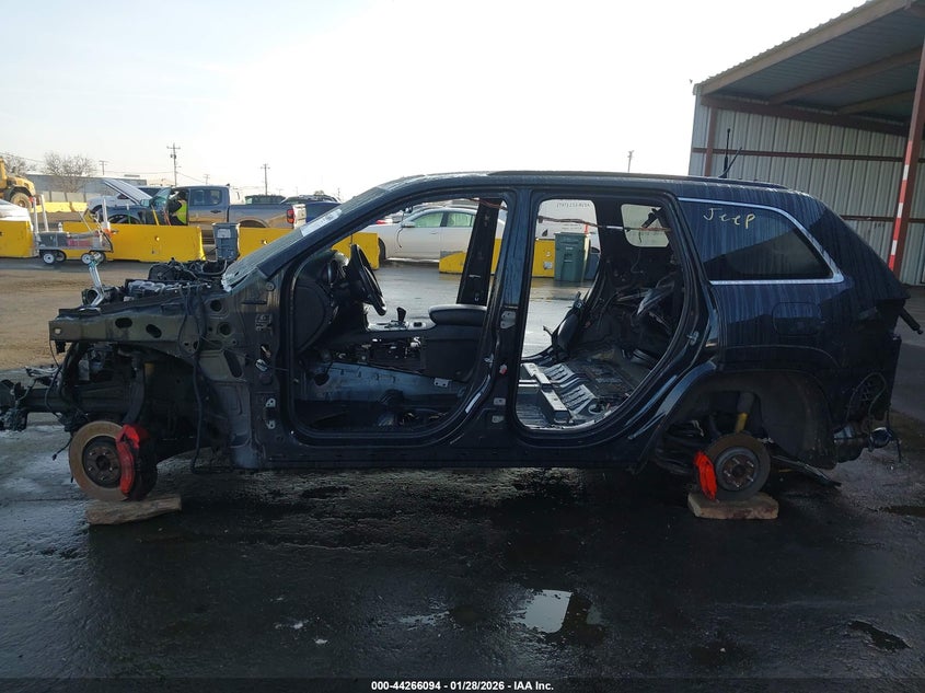 2013 Jeep Grand Cherokee Srt8 VIN: 1C4RJFDJXDC514081 Lot: 44266094